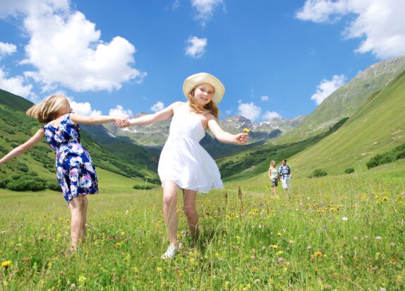 Berge - Sommer in Serfaus Fiss Ladis, Familie auf dem Berg