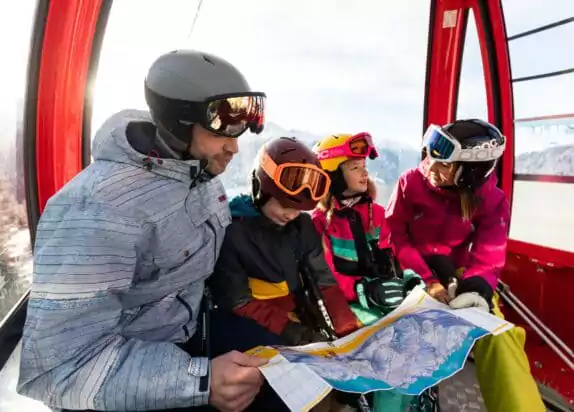 Serfaus-Fiss-Ladis Winter - Gondelfahrt mit der Familie