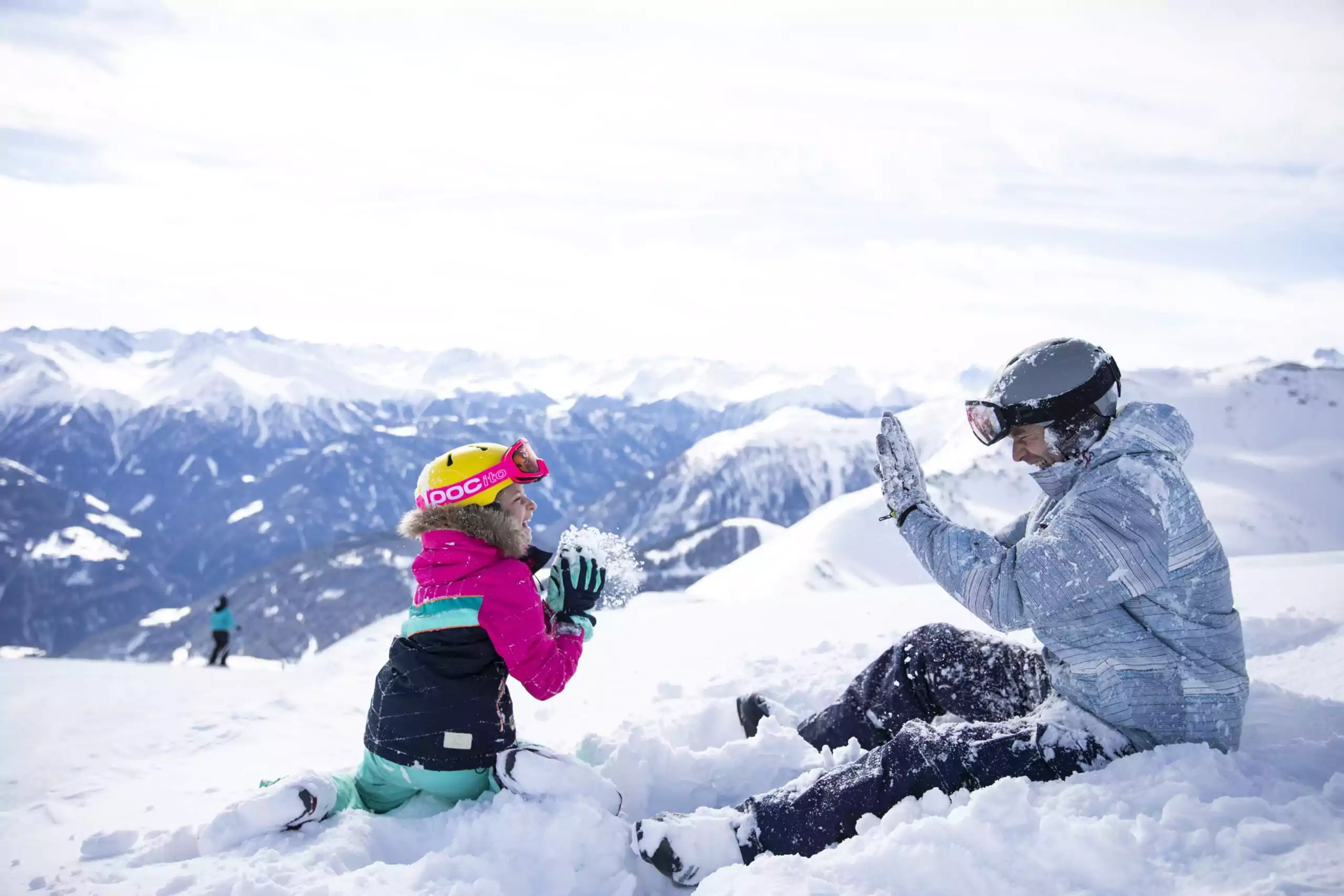 Serfaus-Fiss-Ladis Winter - Vater und Tochter im Schnee