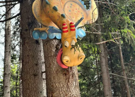 Hexenweg Fiss - Drachen am Baum