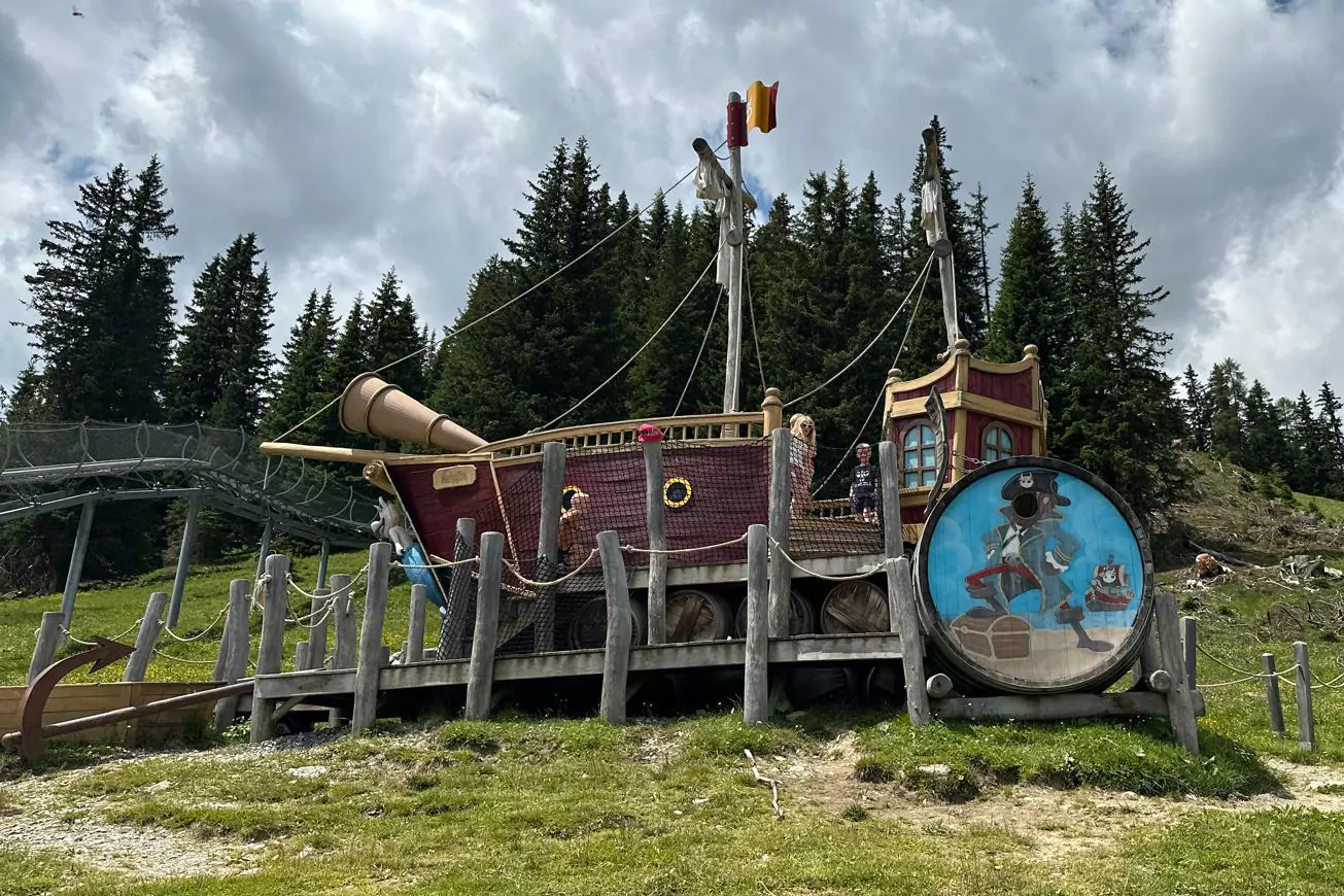 Piratenschiff beim Piratenweg Serfaus